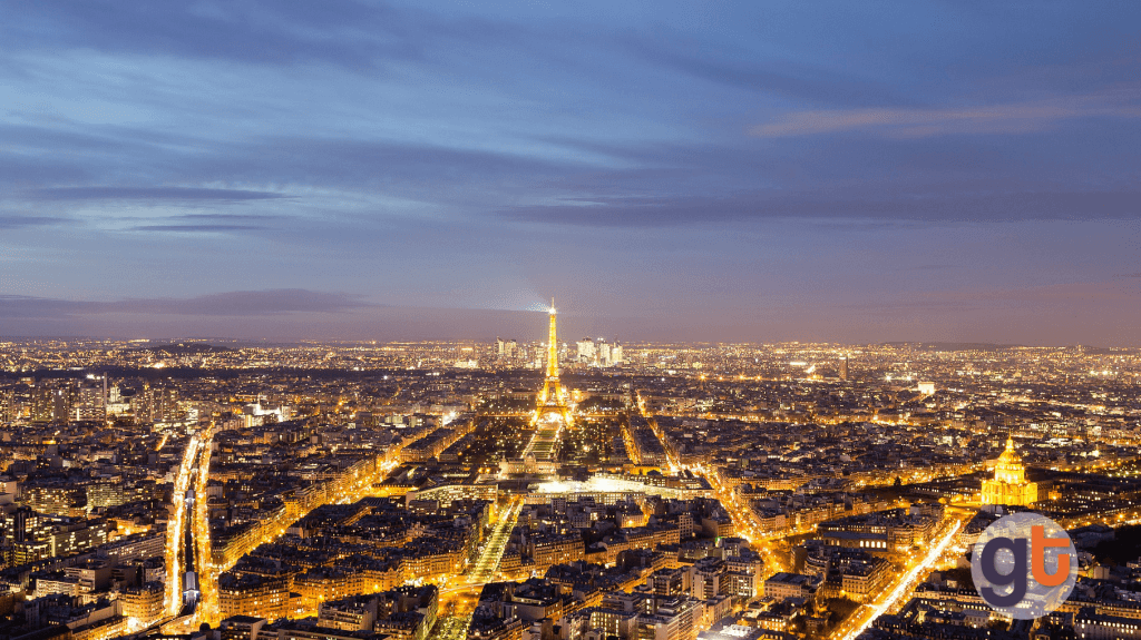 3 дня в Париже: Эйфелева башня в ночное время